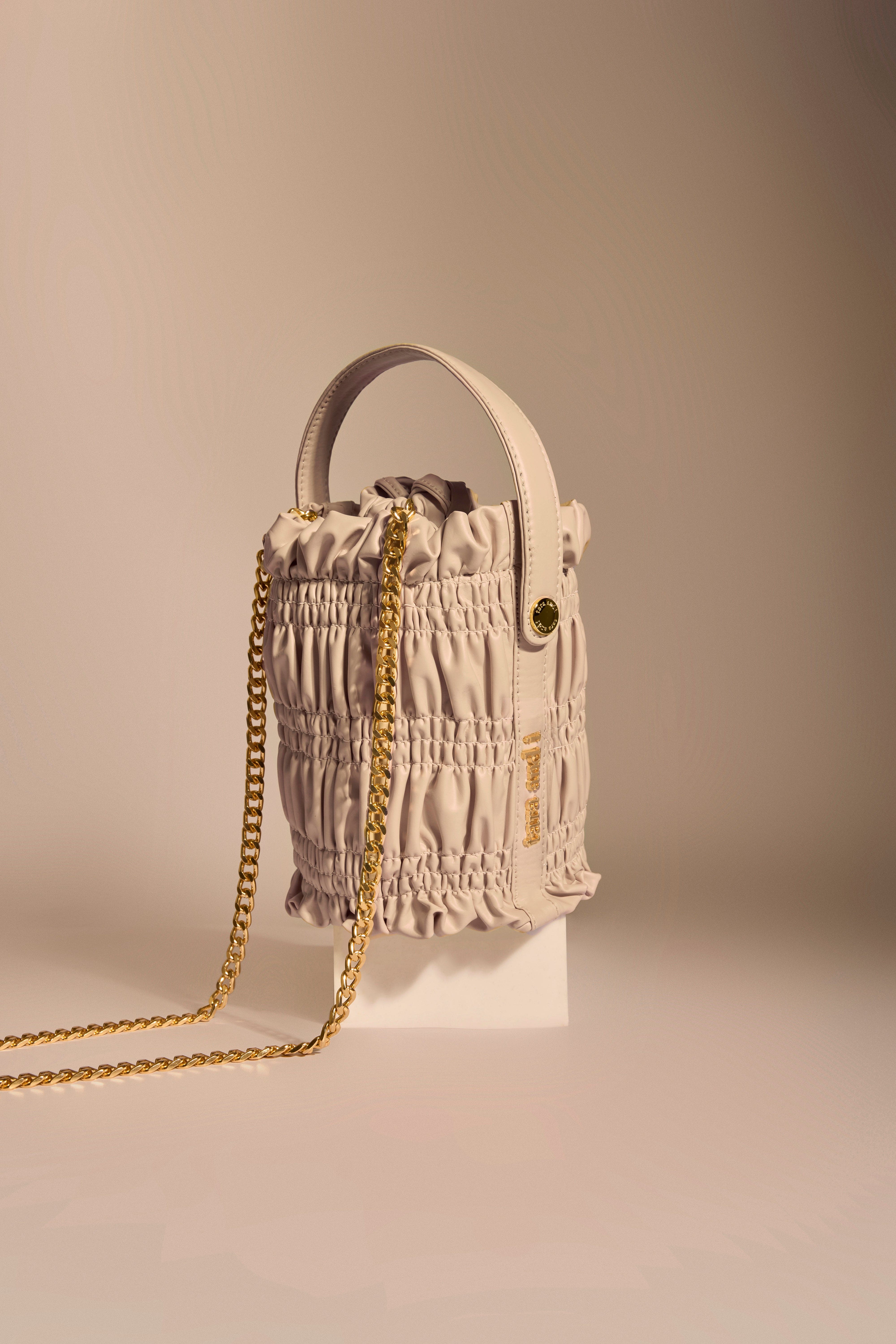 Crème Drift Bucket Bag