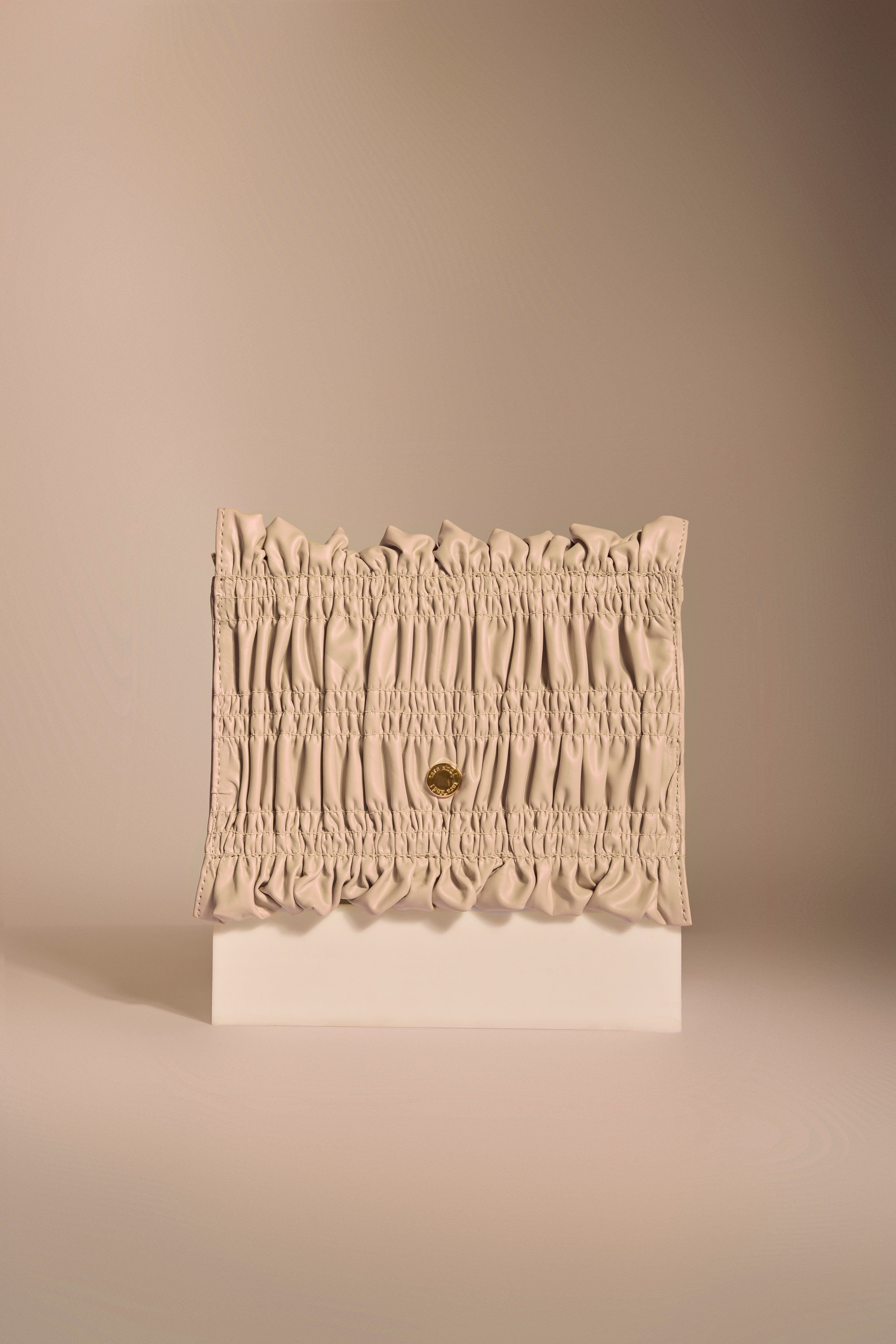 Crème Drift Sling Bag