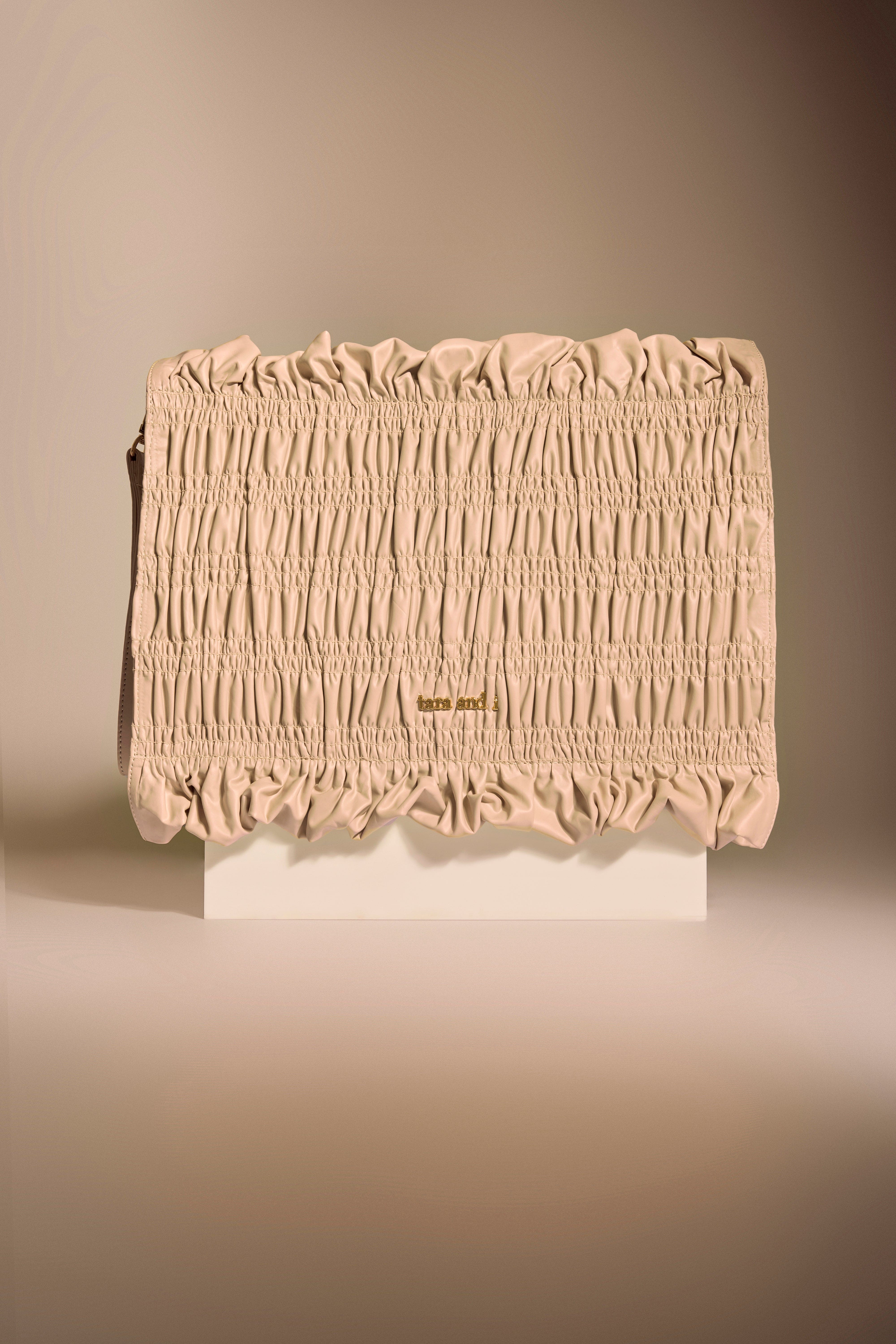 Crème Drift Oversized Wristlet
