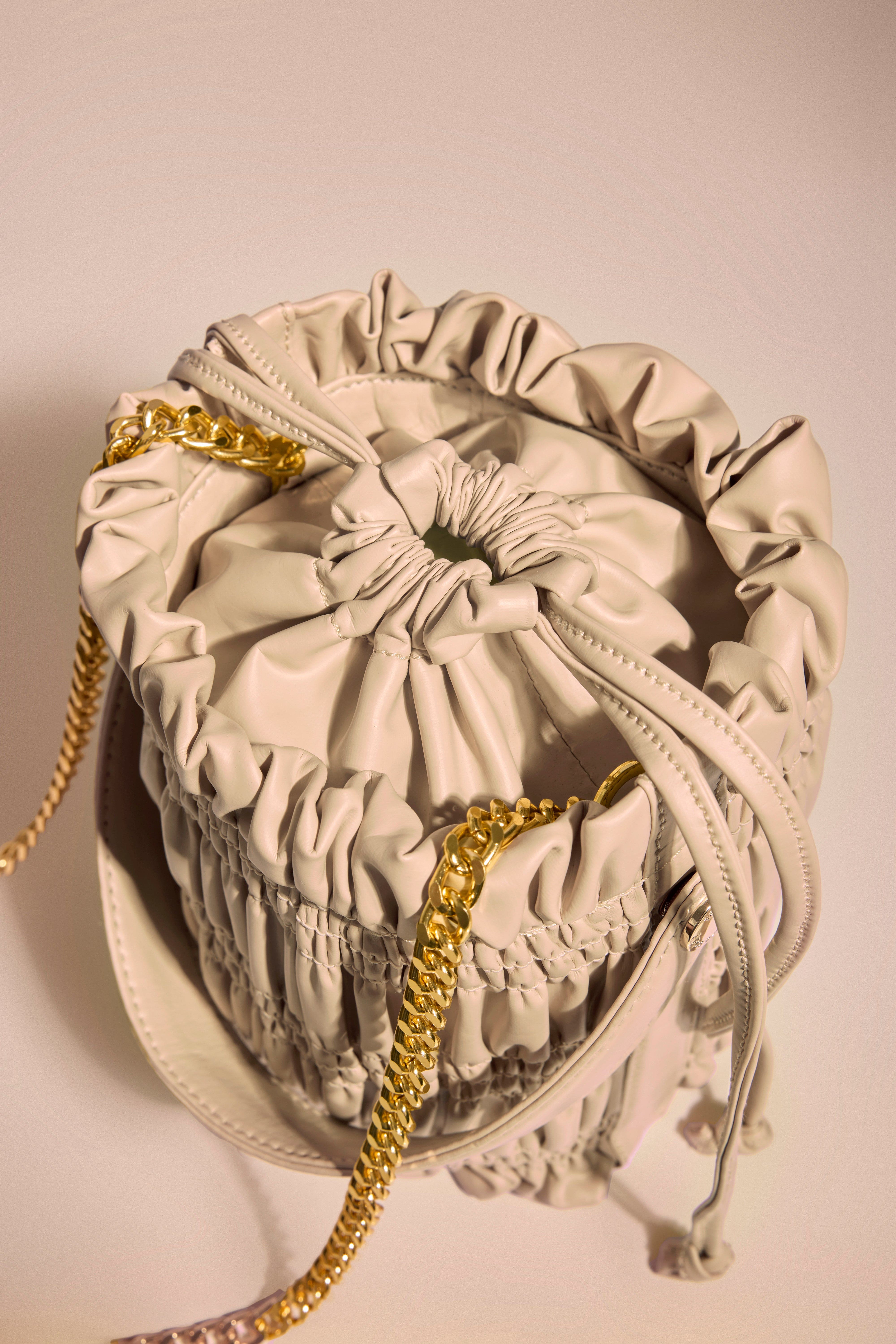 Crème Drift Bucket Bag